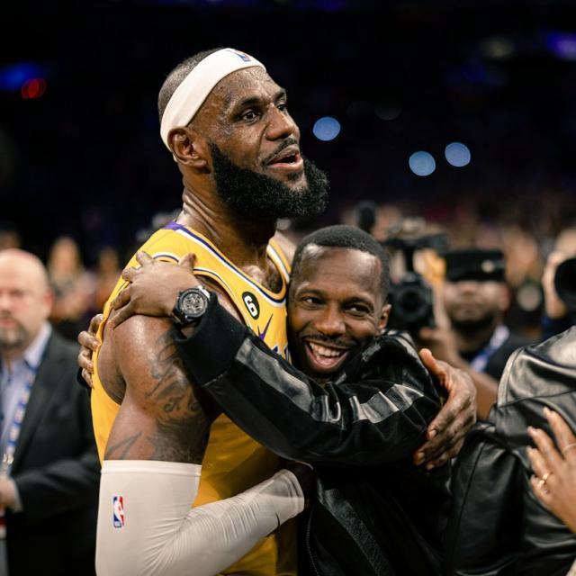 开云应用-富保罗辟谣联手詹姆斯买NBA球队：我真的买不起